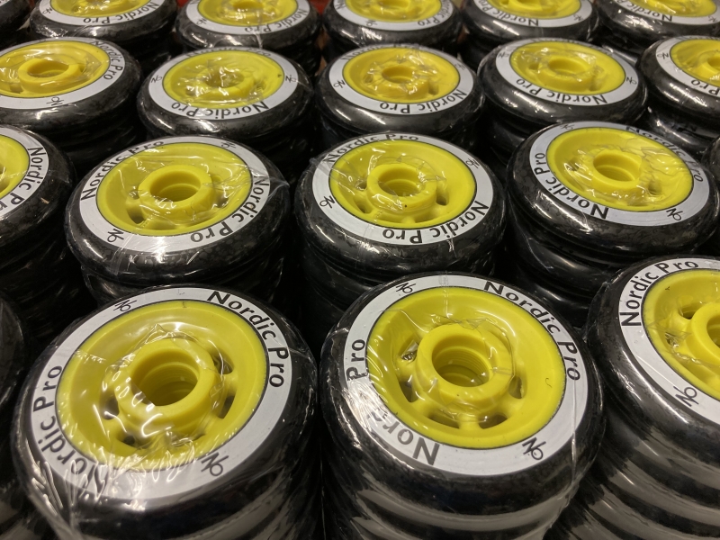 Preview: Bild, mehrere Skirollerräder mit Kunststofffelge in der Farbe gelb