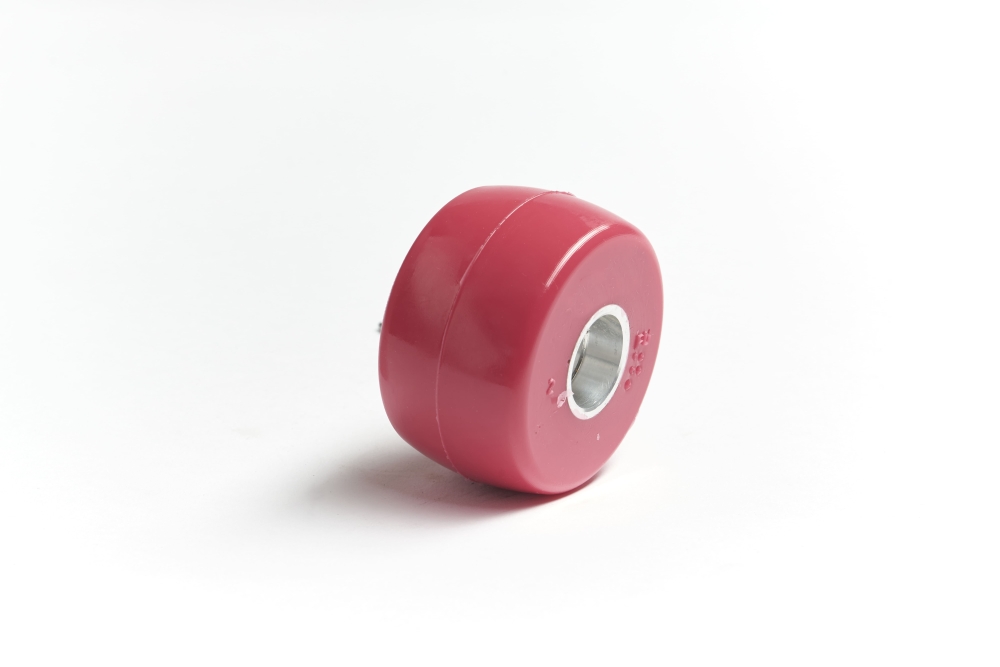 Bild, Skiroller Rolle für die Klassische Technik , besteht aus pinken PU Material  / Aluminiumnarbe